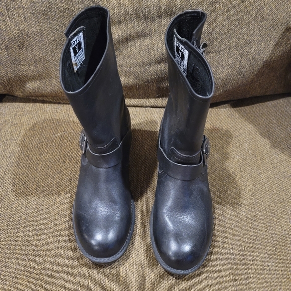 Frye Other - Boys Frye Black Engineer Pull On Boots Size 4